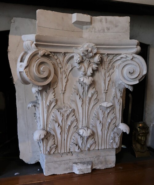 Corinthian pilaster capitel