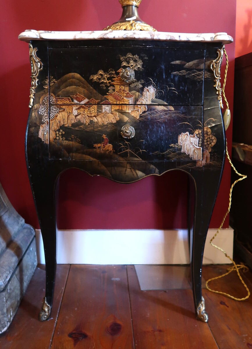 Pair of Louis XV style commodes in Chinese style