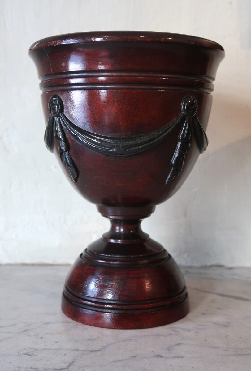 Pair of wooden vase