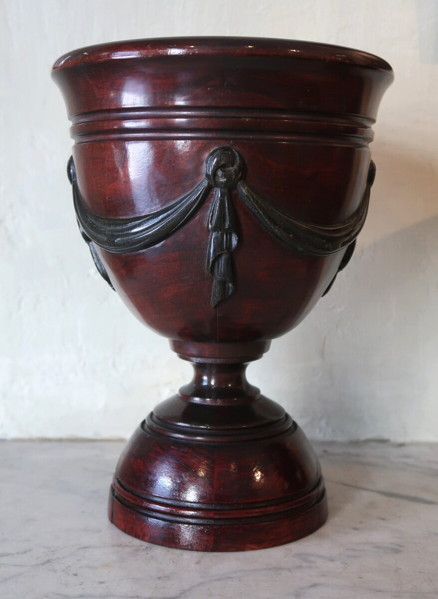 Pair of wooden vase